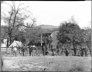 Appomattox_Courthouse_where_Lee_surrendered_civil-war-photos_LOC